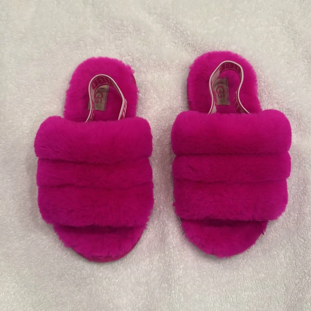 UGG - Kids Pink Fluff Yeah Shearling Slides - Size: US 11